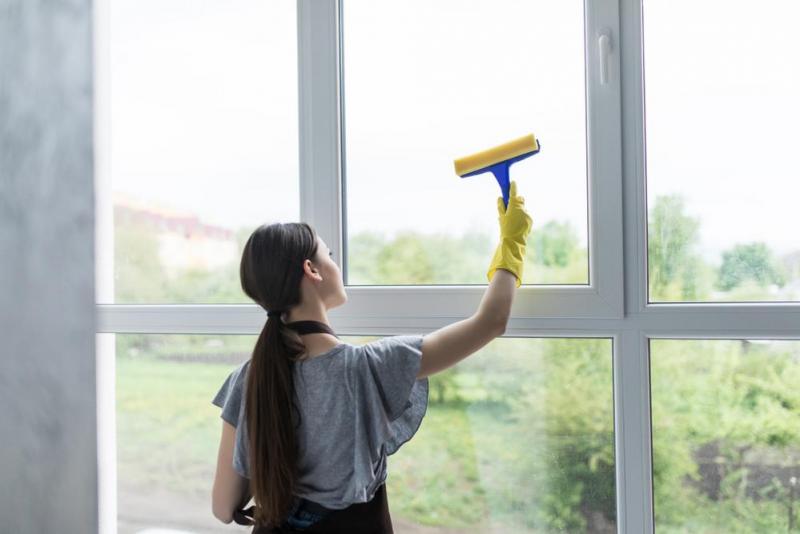 Comment r&eacute;ussir le lavage des vitres sans traces ni rayures ?